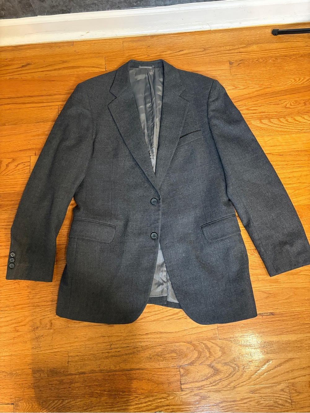 Vintage Men's Charcoal Gray Two-Button Wool suit